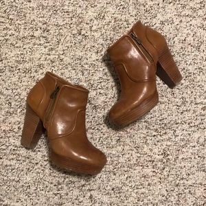 Gianni Bini cognac block heel booties